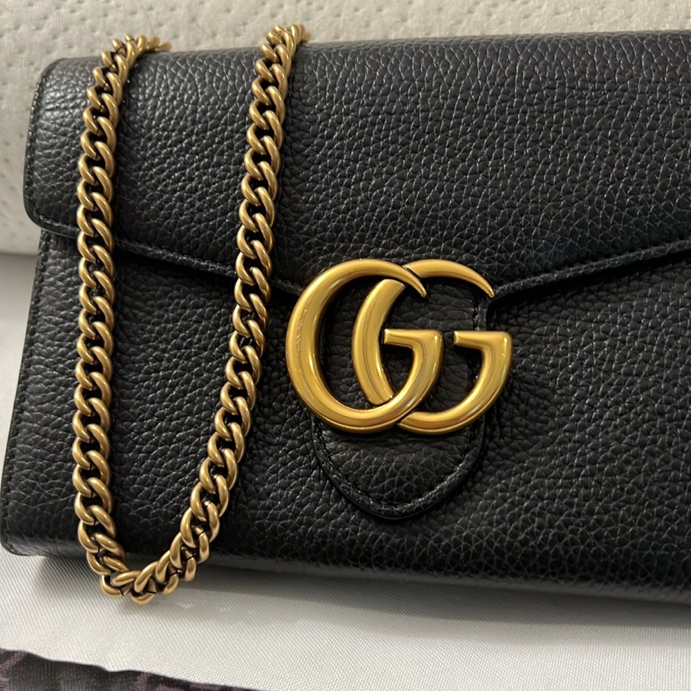 Gucci GG Marmont Chain Shoulder Leather Black Gold Hardware - Picture 3 of 17